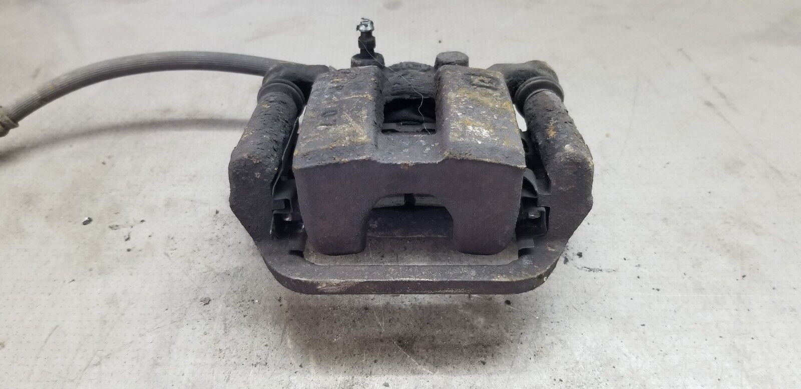 Nissan Qashqai 1.5 DCI J10 Left Side Rear Brake Caliper 2011 - Image 3