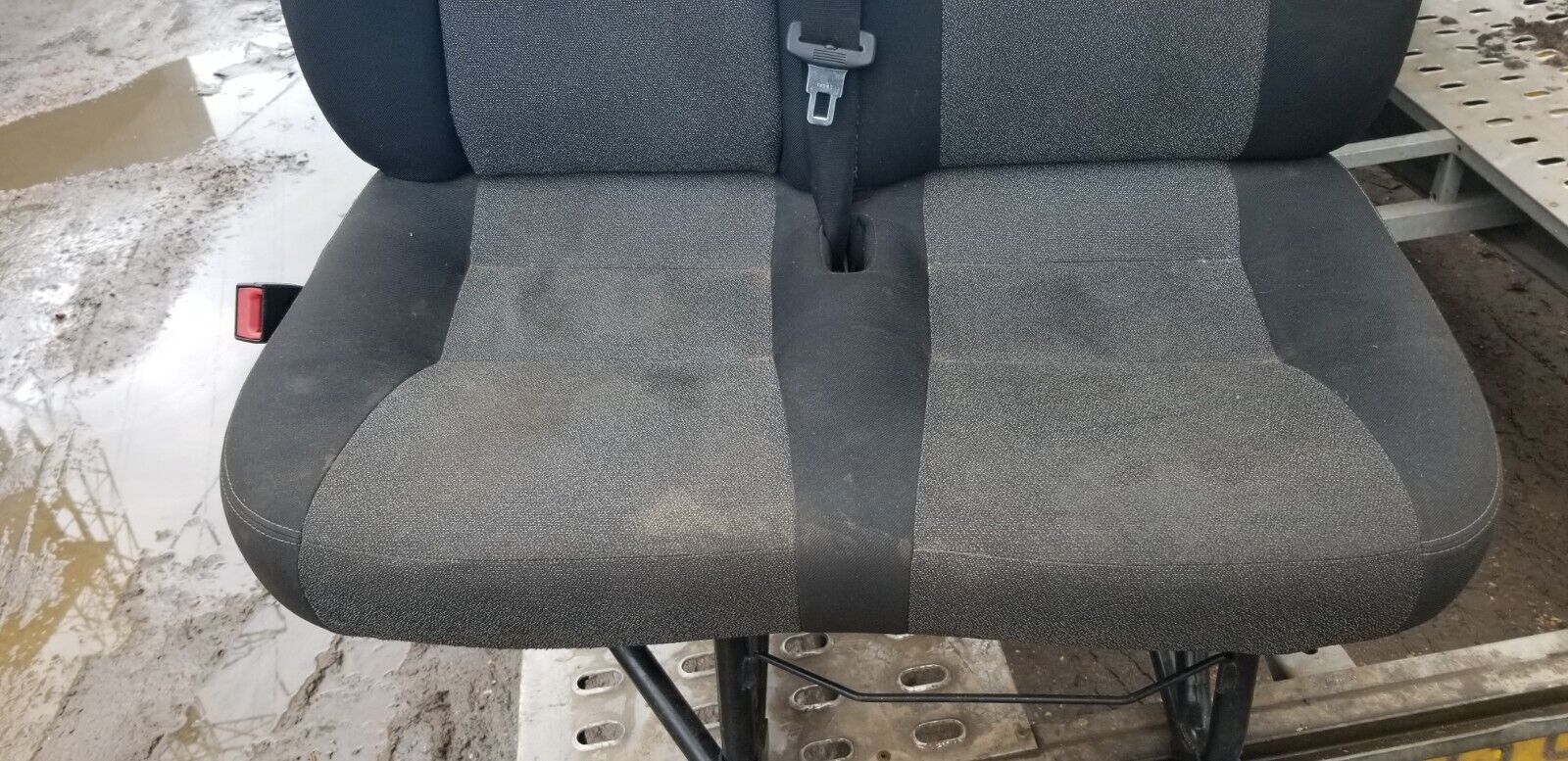 Peugeot Boxer HDI 335 2018 Passenger Side Middle Seat - Image 3