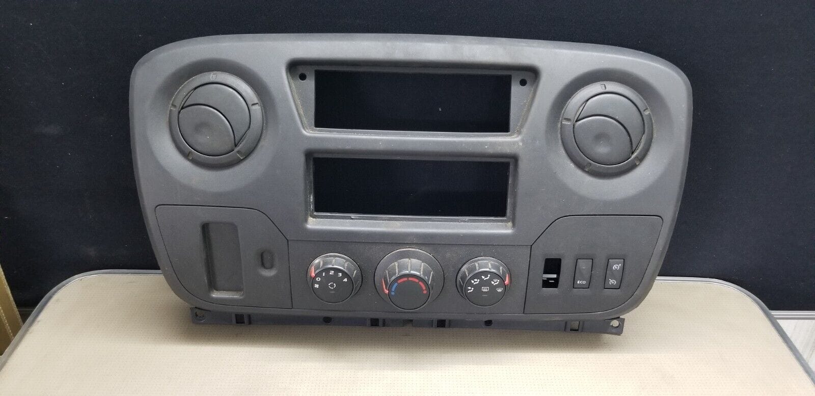 RENAULT MASTER Radio Surround Trim 2015 & Heater Control Mk3 682600025R
