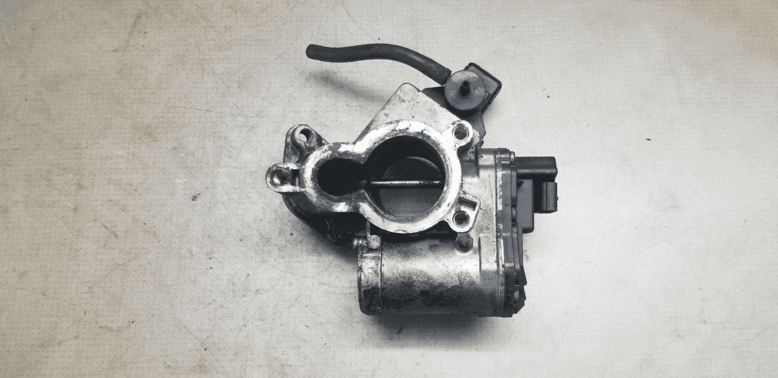 Renault Trafic Vivaro Primastar 2.0 M9R EGR Valve 2007 – 2014 147100385R - Image 3