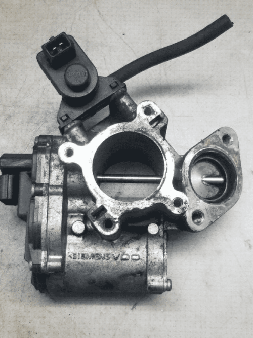 Renault Trafic Vivaro Primastar 2.0 M9R EGR Valve 2007 – 2014 147100385R