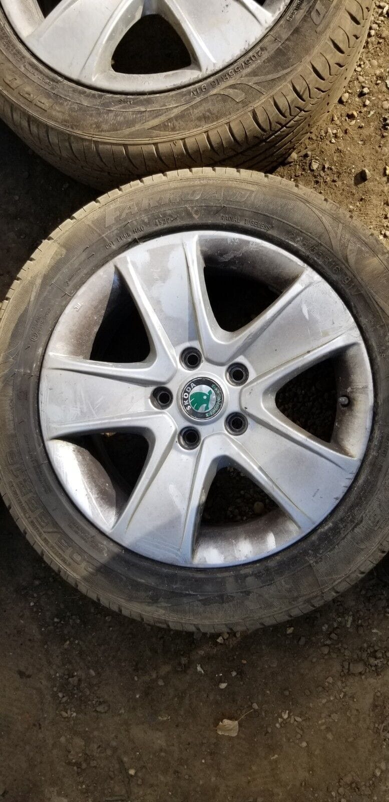 Skoda Octavia Tdi Tsi Alloy Wheels and Tyres 205 55 R16 - Image 4