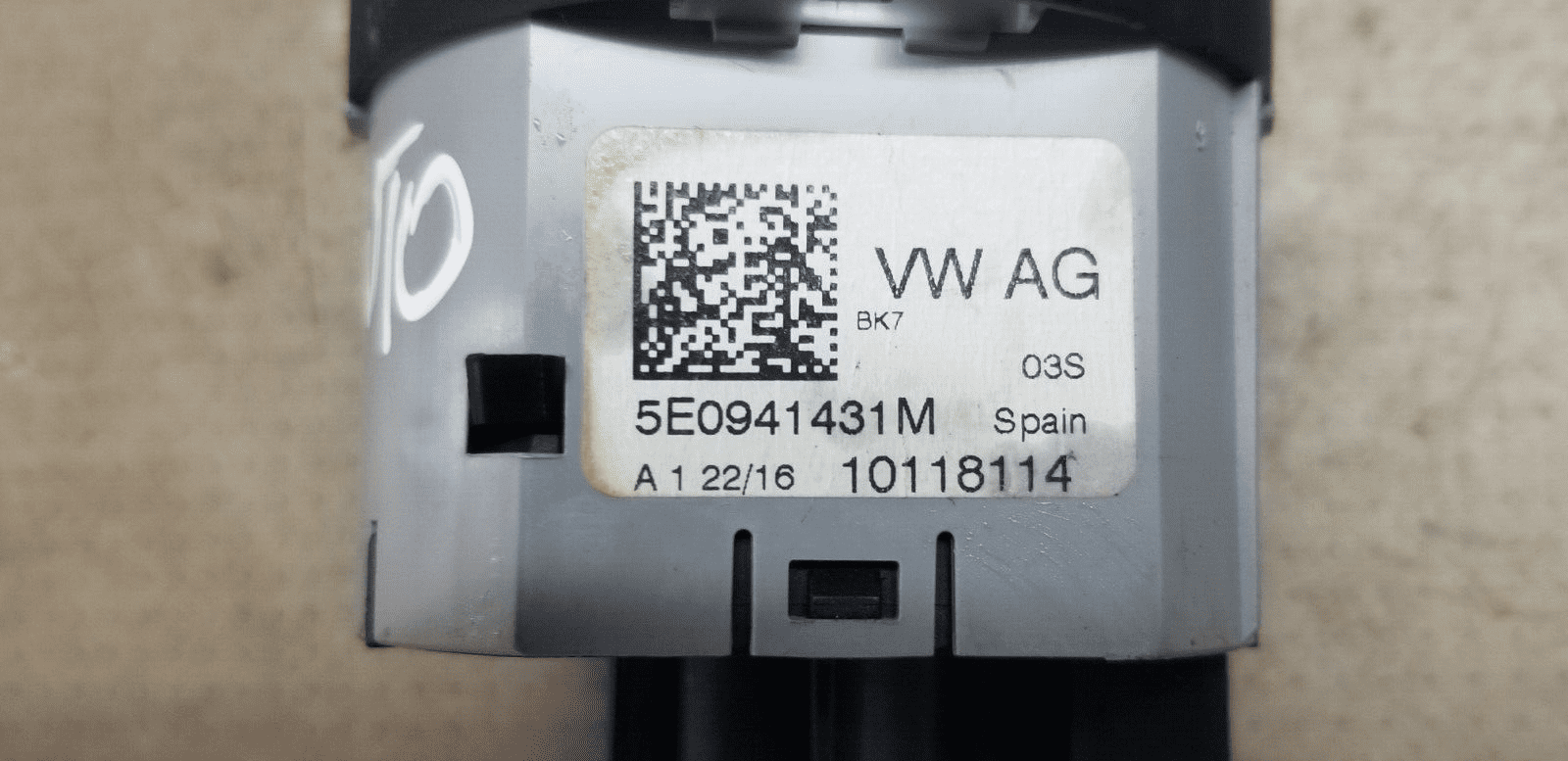 Skoda Rapid Headlight Headlamp Adjuster Control Switch 5E0941431M Mk1 2016 |O - Image 4