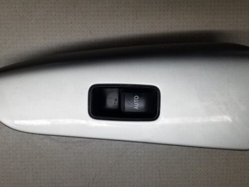 TOYOTA LAND CRUISER 120 J12 Front Right Door Window Switch 74232-60370