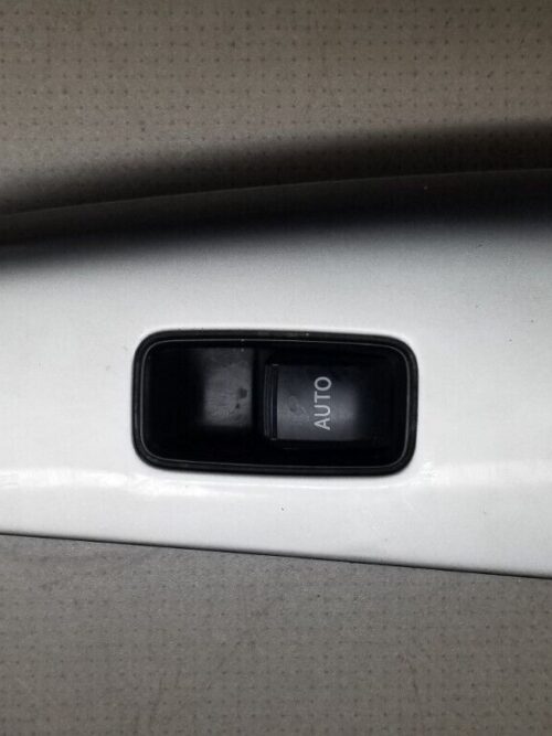 TOYOTA LAND CRUISER 120 J12 Front Right Door Window Switch 74232-60370