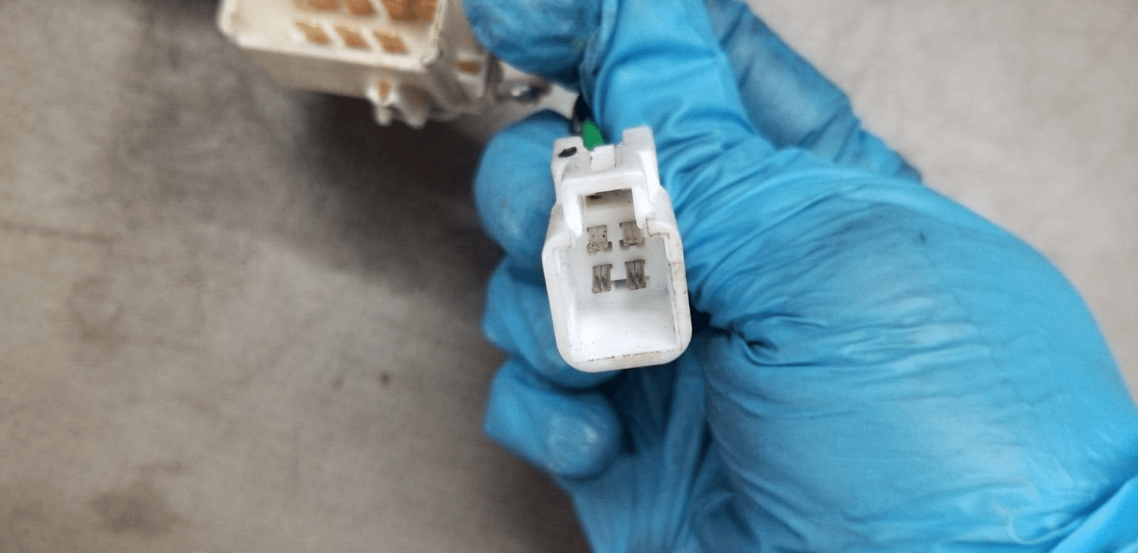 Toyota Landcruiser J12 Ignition barrel and 1 key 2003 - 2009 45020-35-12 - Image 6