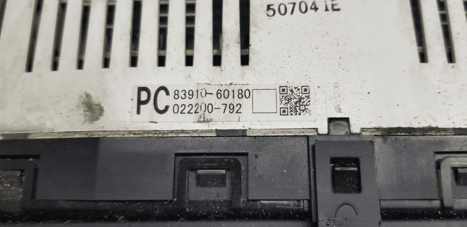 Toyota RAV4 Mk2 Radio Sat Nav Unit Side