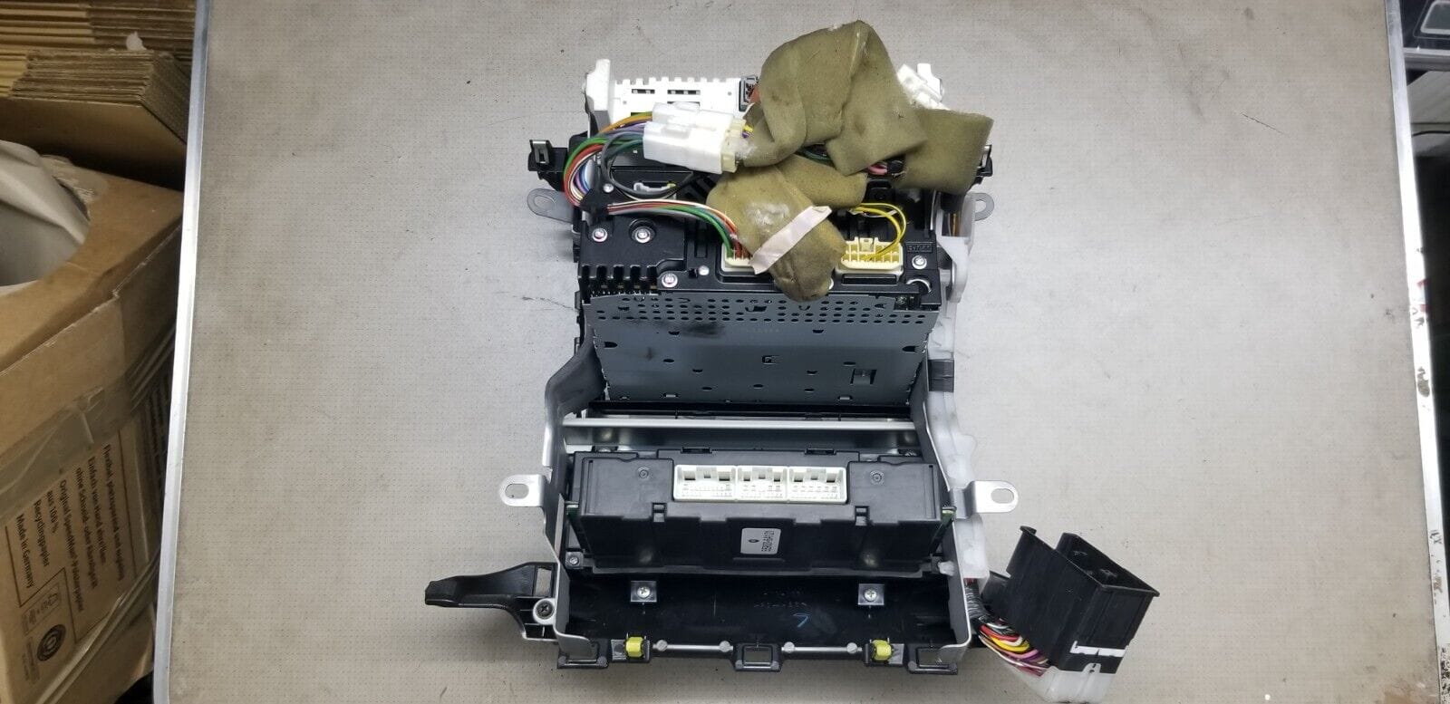 Toyota RAV4 Mk2 CD MP3 Player Head Unit Rear