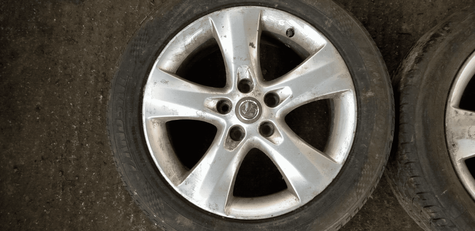 Vauxhall Astra 17" Inch 5 Spoke Alloy Wheel And Tyre 13259247 |O - Image 3