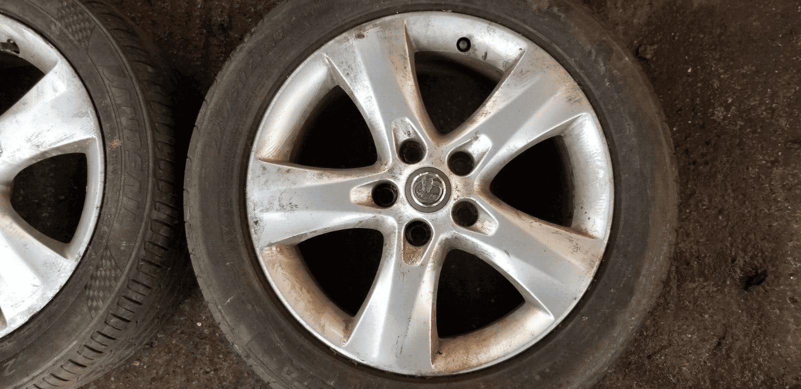 Vauxhall Astra 17" Inch 5 Spoke Alloy Wheel And Tyre 13259247 |O - Image 4