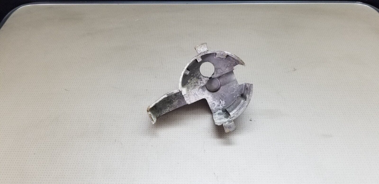 VAUXHALL VIVARO 2007-2014 MK1 2.0 DIESEL FUEL FILTER HOUSING COVER 8200649459 - Image 5