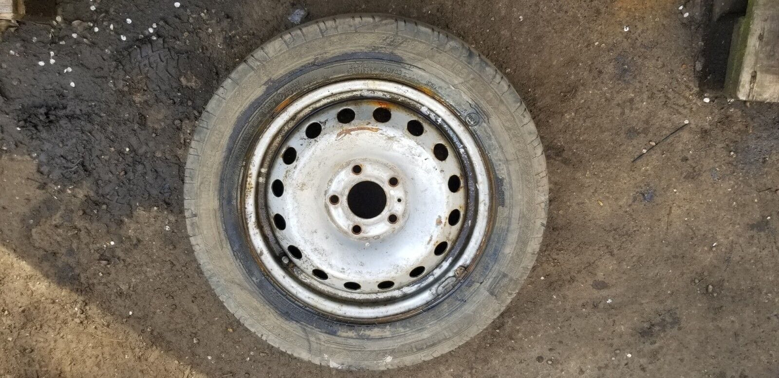 Vauxhall Vivaro Steel Wheel And Tyre 205/65R16C |O