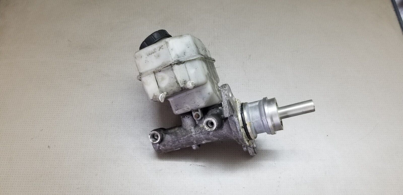 VOLKSWAGEN CRAFTER SPRINTER 06-ON BRAKE MASTER CLYLINDER RESERVOIR A0024315202 - Image 3