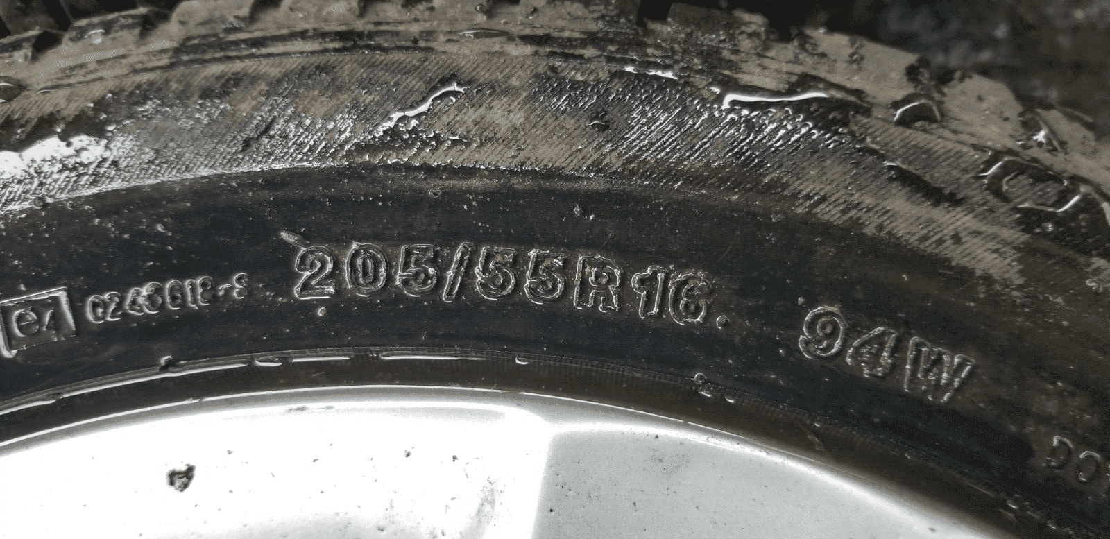 Volkswagen Alloy Wheels and Tyres 205 55 16 Et 50 - Image 11