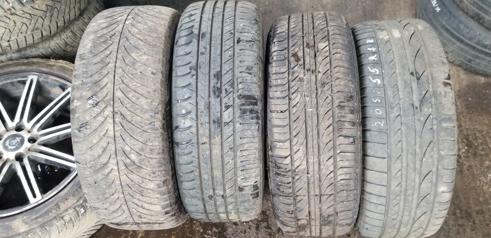 Volkswagen Alloy Wheels and Tyres 205 55 16 Et 50 - Image 12