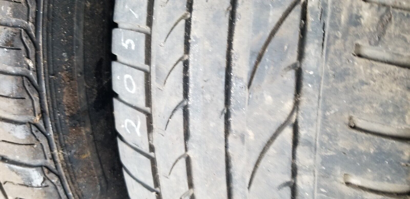 Volkswagen Alloy Wheels and Tyres 205 55 16 Et 50 - Image 16