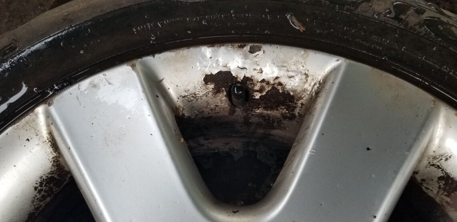 Volkswagen Alloy Wheels and Tyres 205 55 16 Et 50 - Image 4