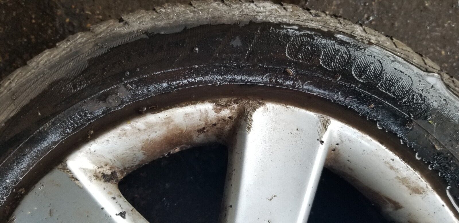 Volkswagen Alloy Wheels and Tyres 205 55 16 Et 50 - Image 7