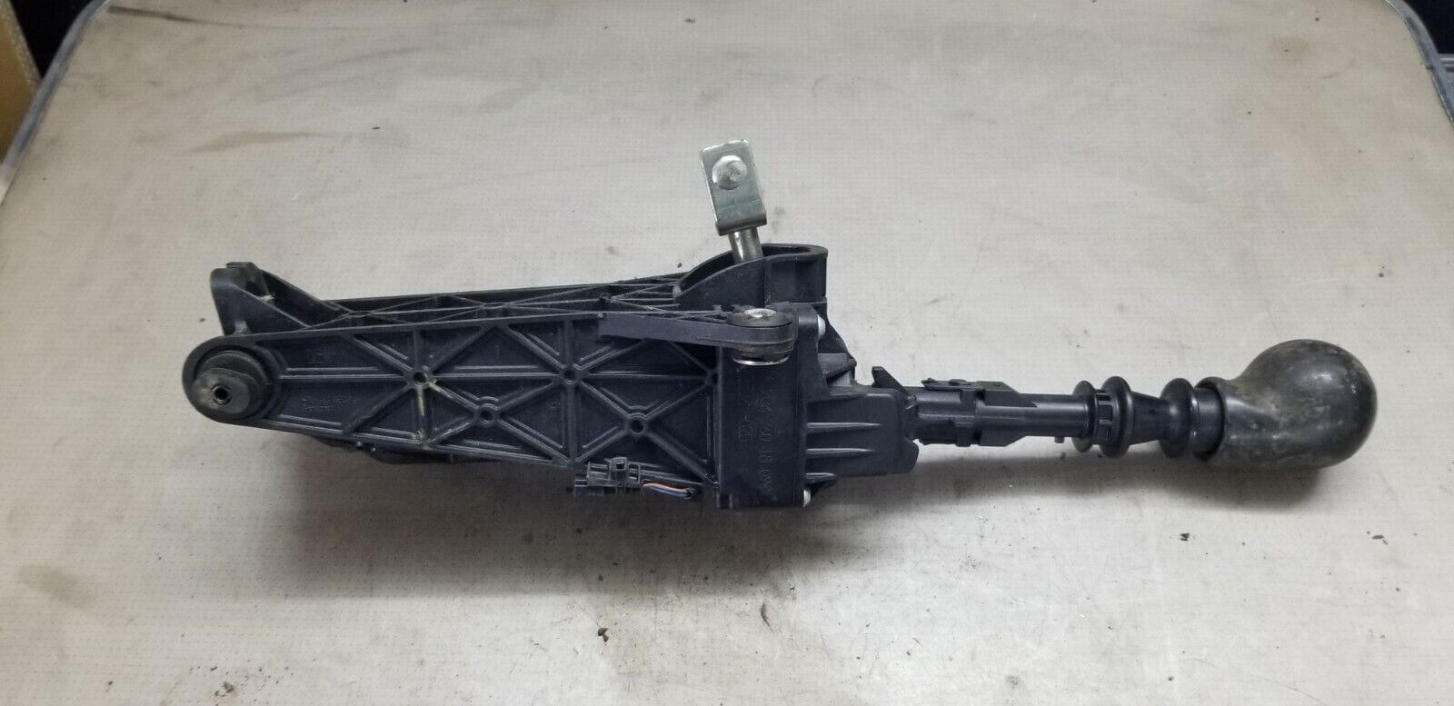 VW CRAFTER 2014 GEAR LEVER HVW9062600198 - Image 3