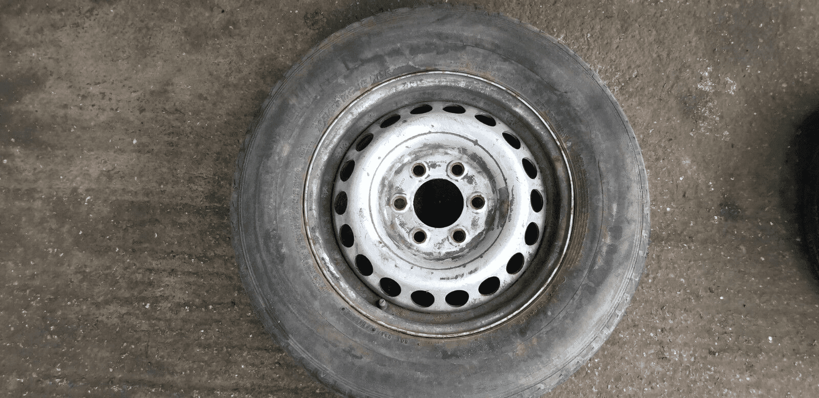 Volkswagen Crafter / Mercedes Sprinter Wheel And Tyre 235/65/R16C |O
