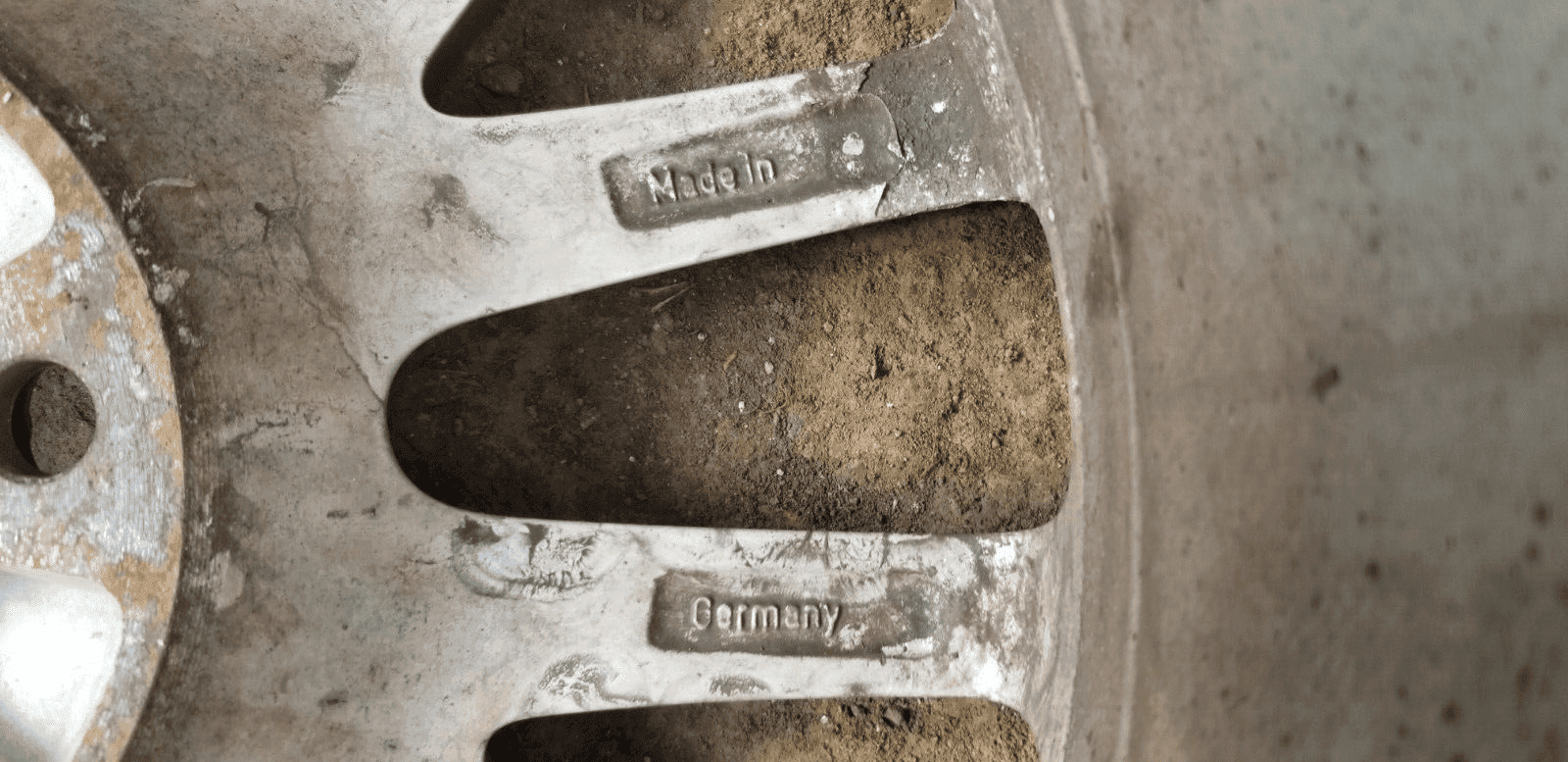 VW Golf 2008 MK6 17 inch Alloy Wheel 225/45R17 1K0601025AN - Image 3