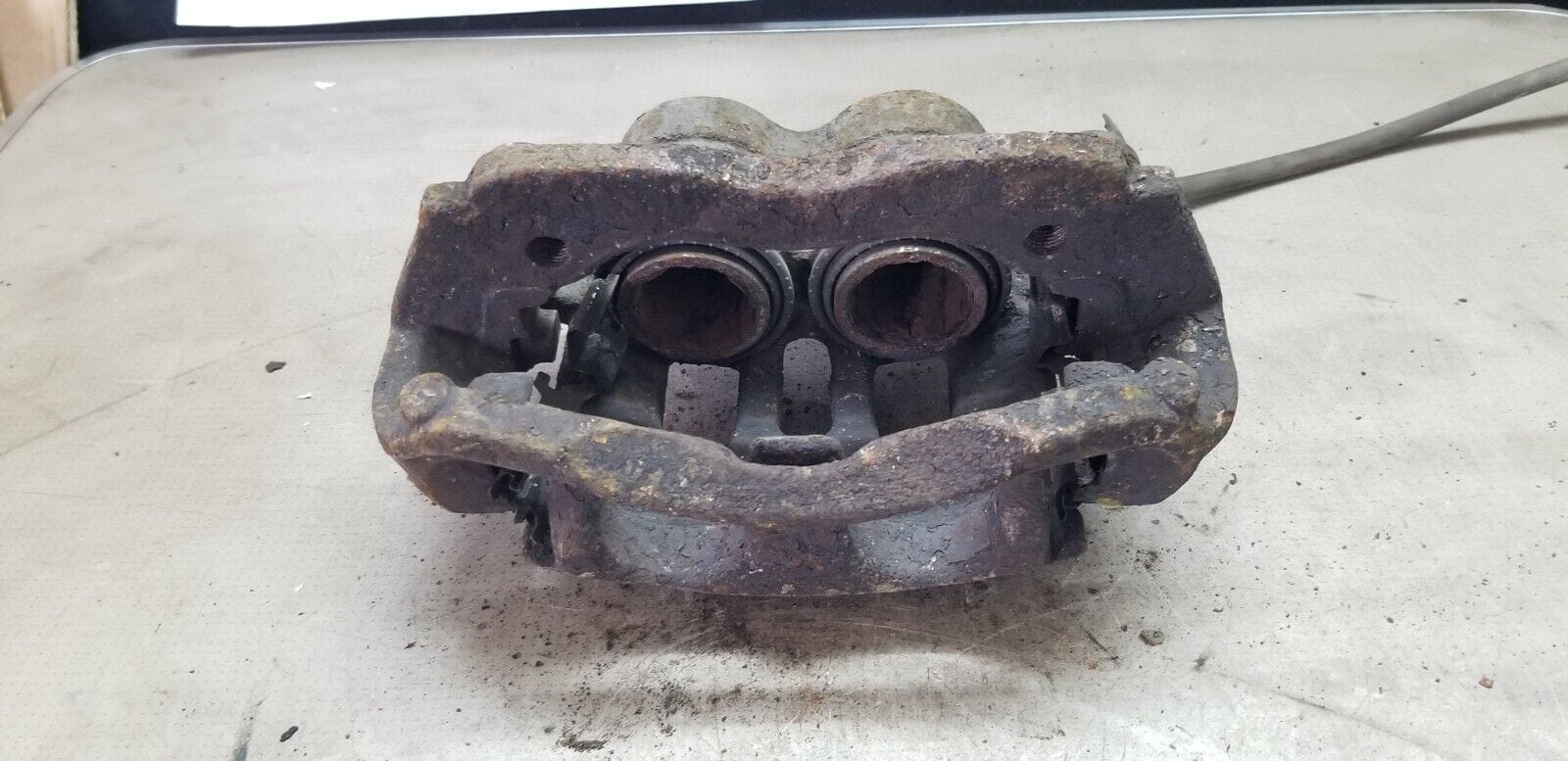Volkswagen Crafter Brake Caliper Left Near Side Front 2.0 Diesel 2013 - Image 6