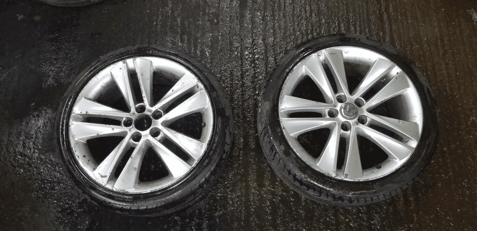 Vauxhall Astra 18 Inch Alloy Wheel and Tyres 40 R18 18X7.5