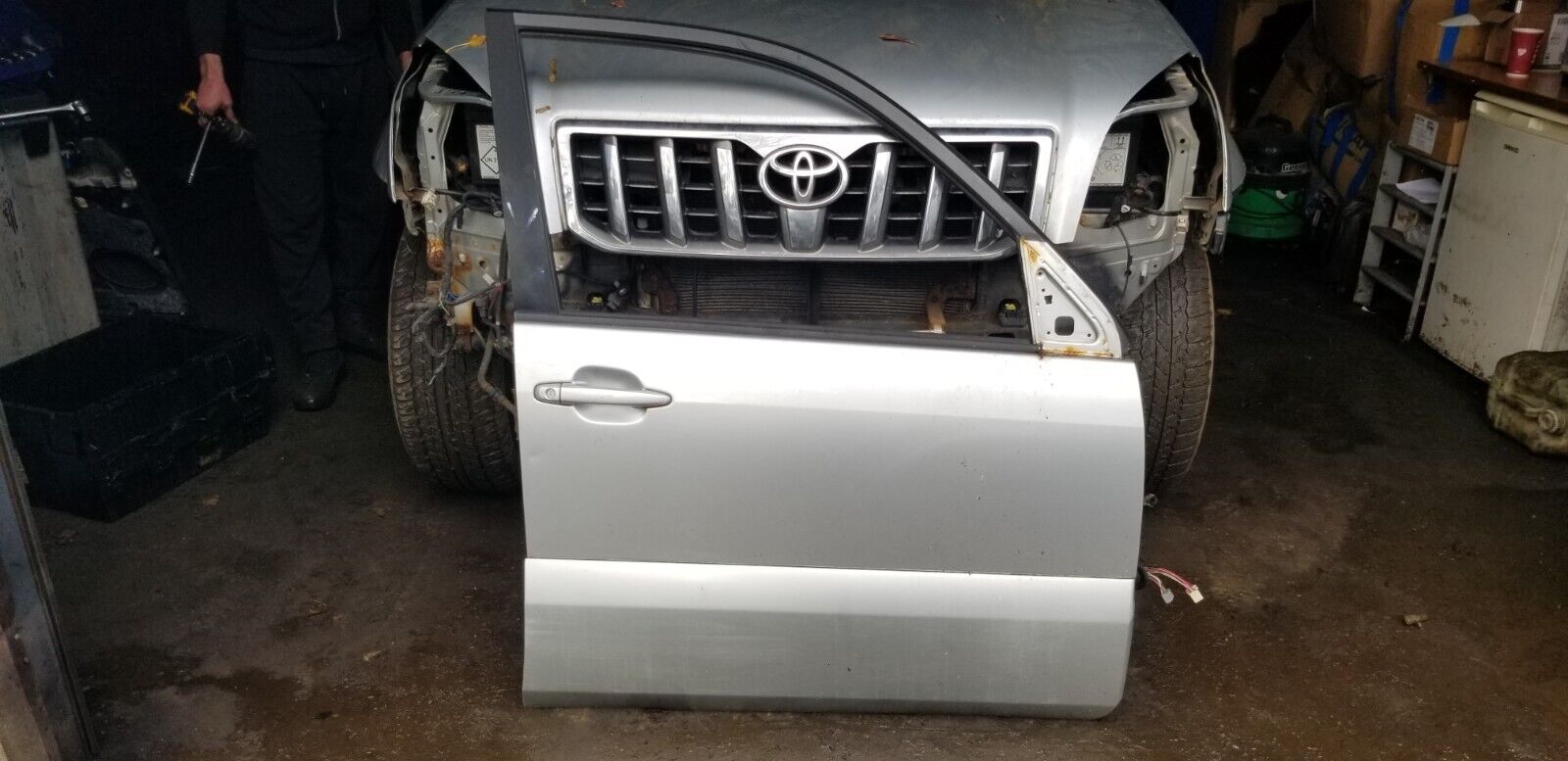 2005 Toyota Land Cruiser Drivers Side Front Door Silver
