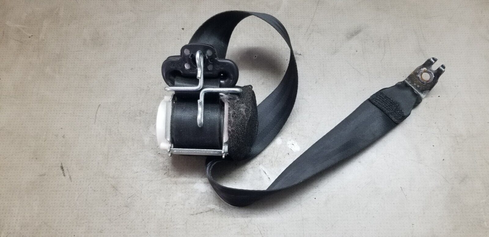 2010 Ford Galaxy seat belt DRIVER side Rear OSR Right - Image 5