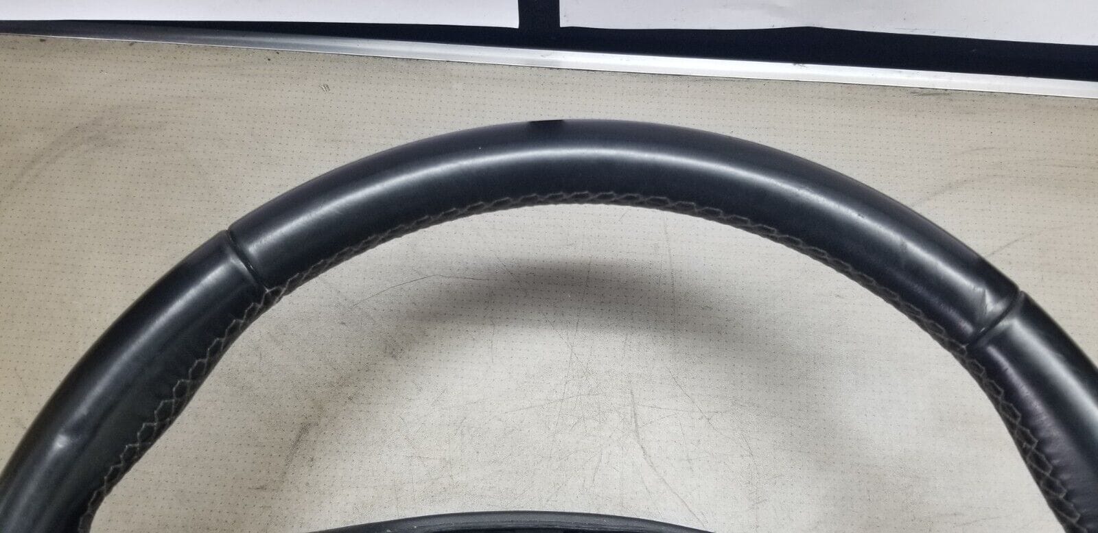 2011 Ford Galaxy Steering Wheel Am2T-14K147-Ea - Image 4