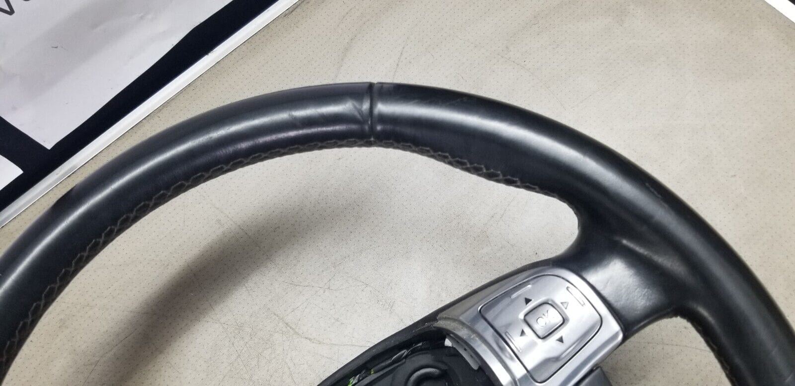 2011 Ford Galaxy Steering Wheel Am2T-14K147-Ea - Image 5