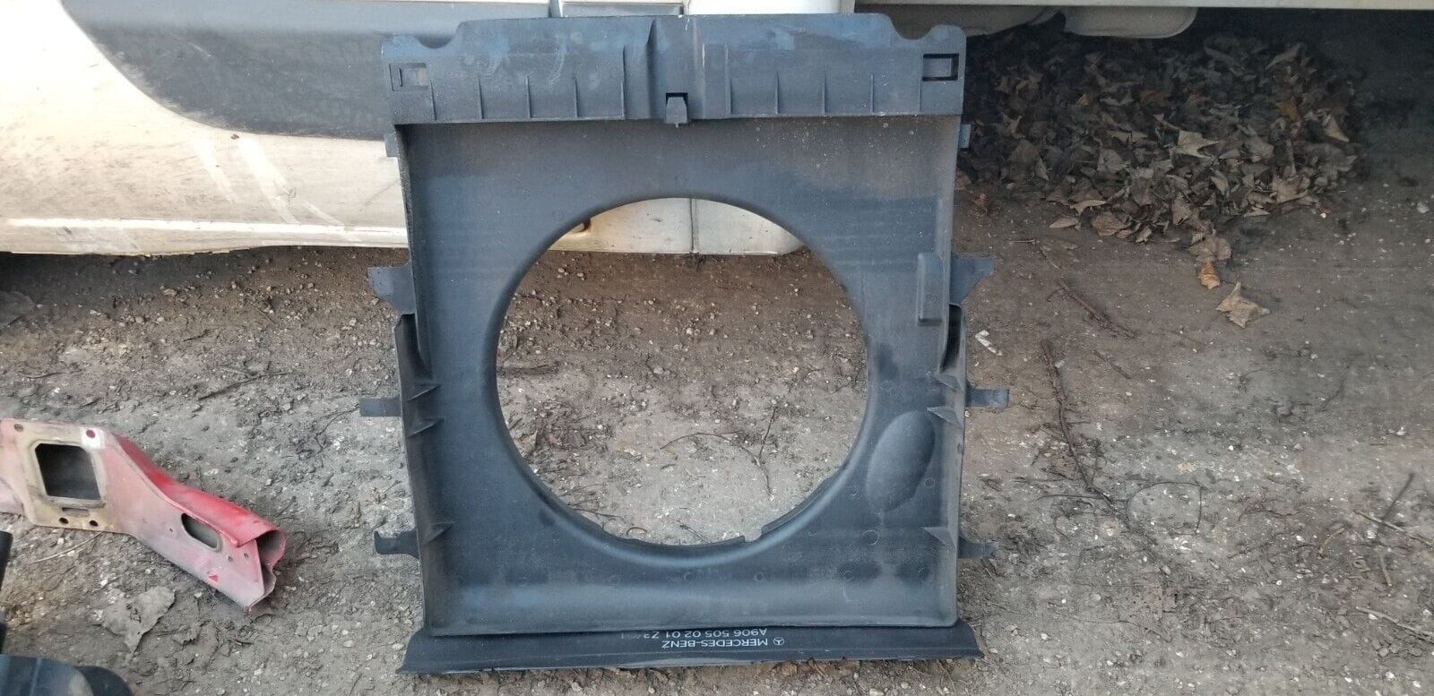 2013 Mercedes Sprinter Cooling Fan Surround A9065050855 - Image 3
