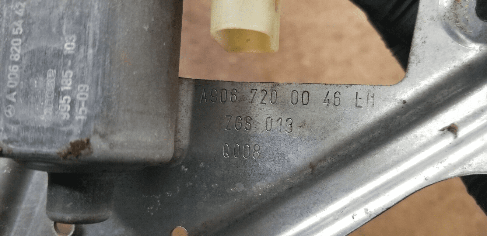 2015 Mercedes Benz Sprinter Mk2 N/S Left Front Door Window Motor Regulator - Image 4