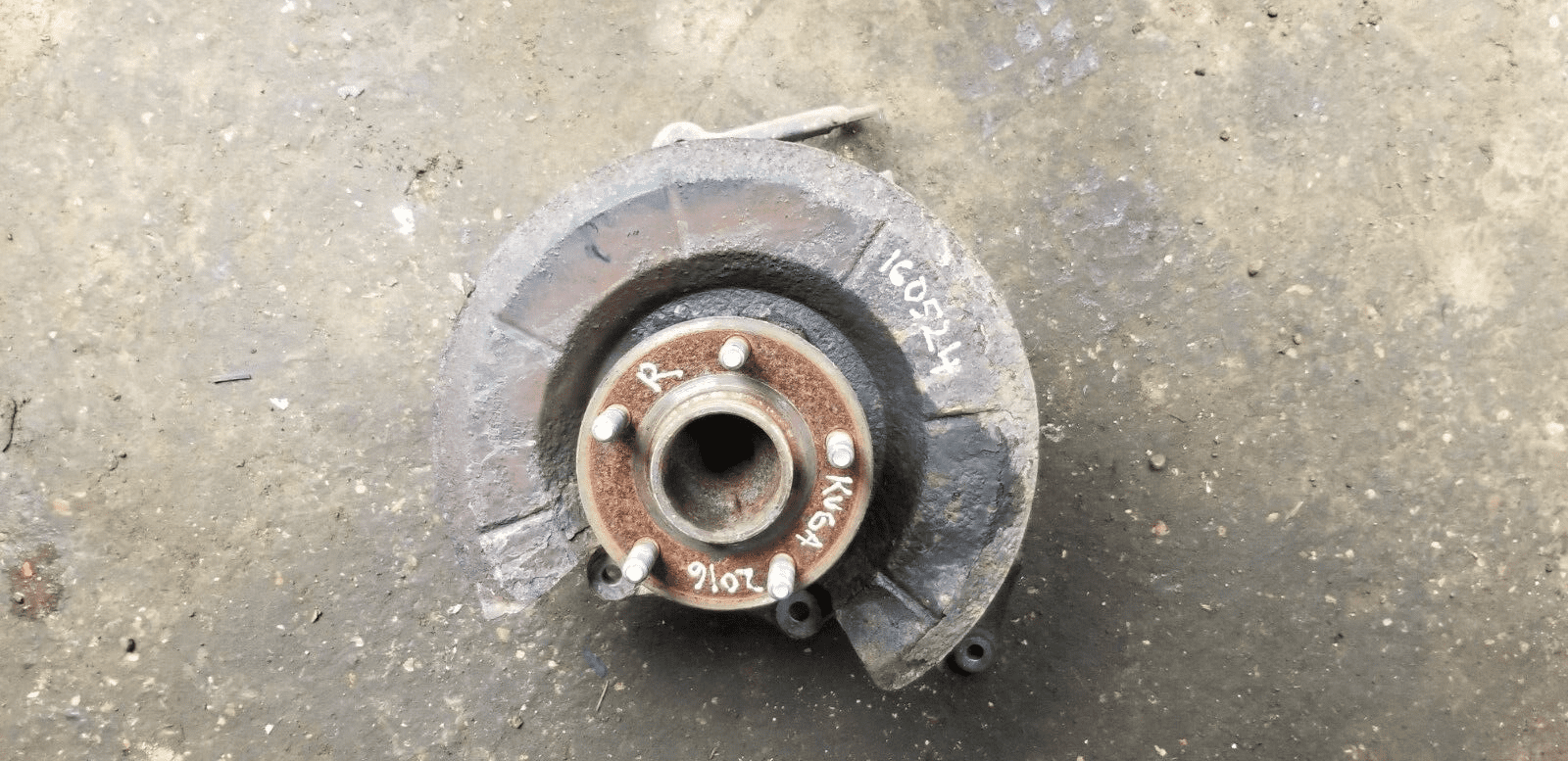 2016 Ford Kuga 2.0 TDCi O/S/R Drivers Side Rear Wheel Hub |O