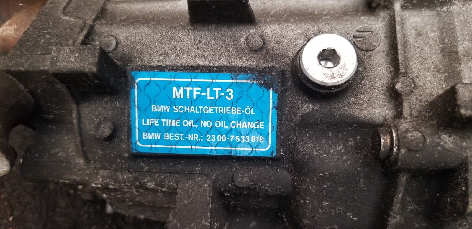 Close-up of BMW manual gearbox 2300-7533818