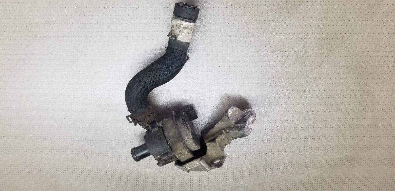 Bosch Water Pump 0392023004 For Renault Vivaro - Image 3