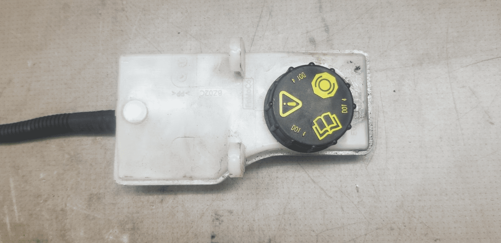 FORD KUGA BRAKE FLUID TANK BOTTLE 2.0 TDCI DIESEL EV61-2K478-AB MK2 2016 - Image 3