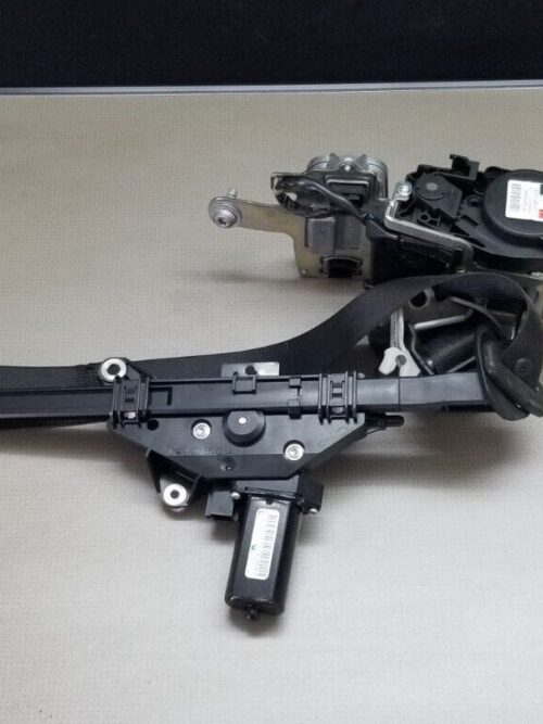 GENUINE MERCEDES BENZ E CLASS FRONT PASSENGER SEAT BELT AND AJUSTER