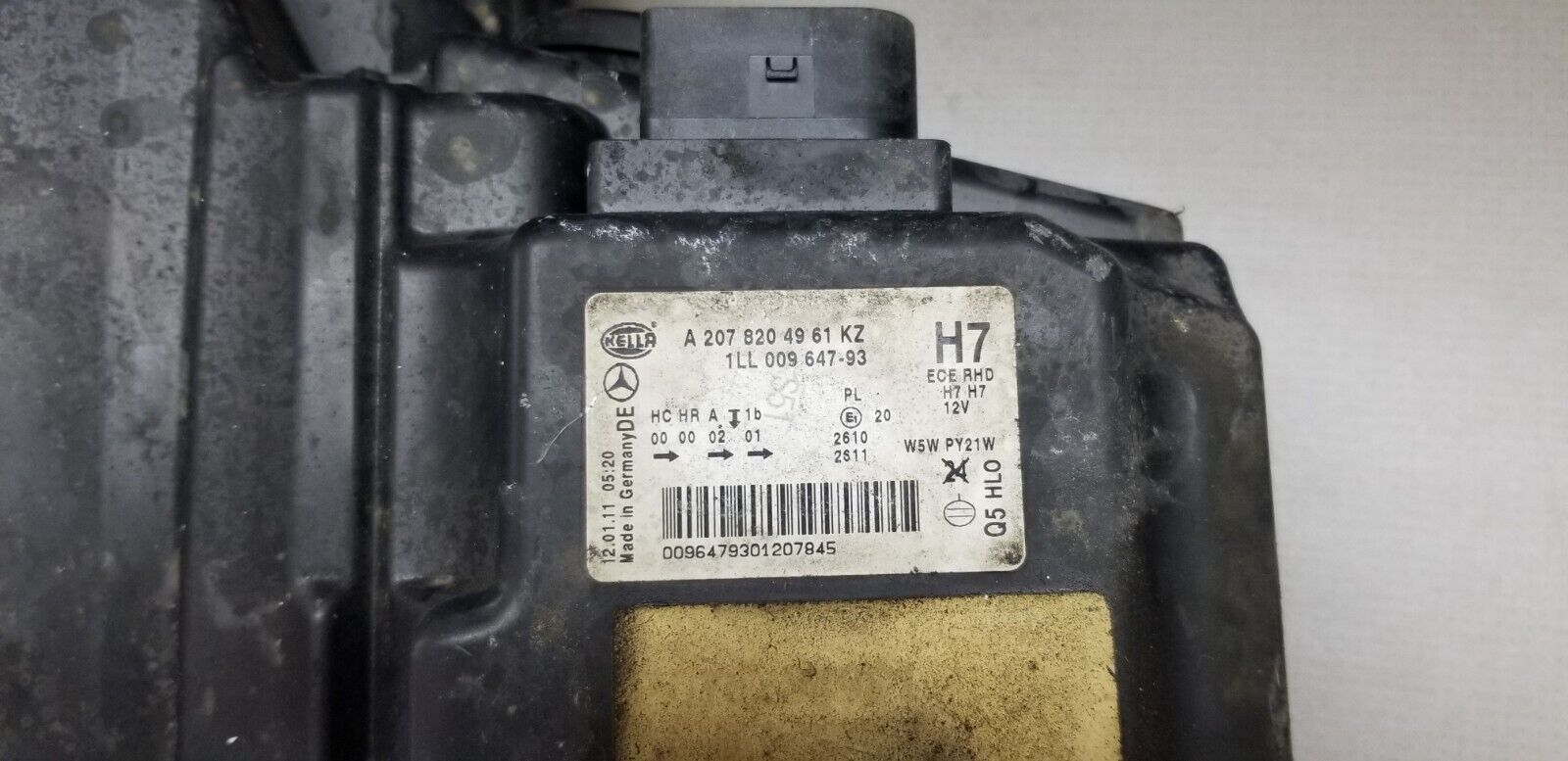 OEM Mercedes-Benz W212 headlight A2078204961 part number label