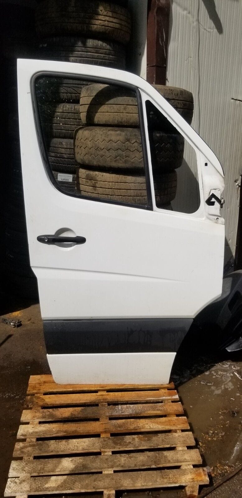 MERCEDES BENZ SPRINTER W906 VOLKSWAGEN CRAFTER DRIVER SIDE FRONT WHITE DOOR