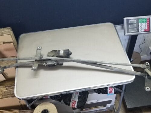 MERCEDES BENZ VITO A6398200040 FRONT WIPER ENGINE