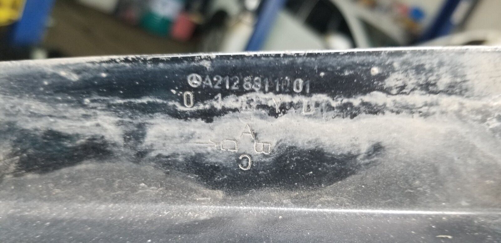 MERCEDES BENZ W212 E CLASS 2015 SALOON RIGHT WING A2128811001 - Image 4