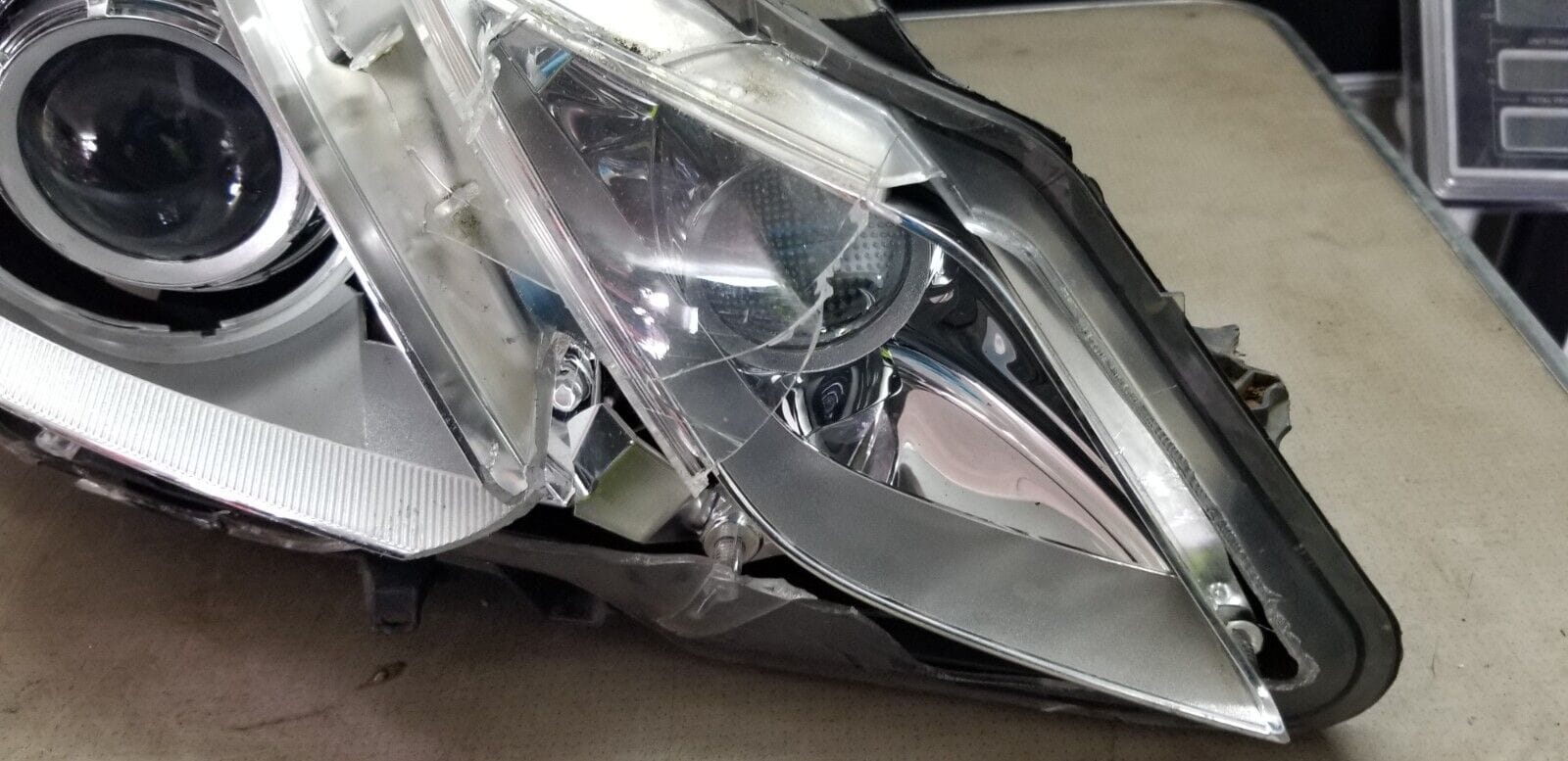 Mercedes E-Class C207 2011-2013 Xenon Adaptive Headlight Headlamp Rh/ Damaged |O - Image 3