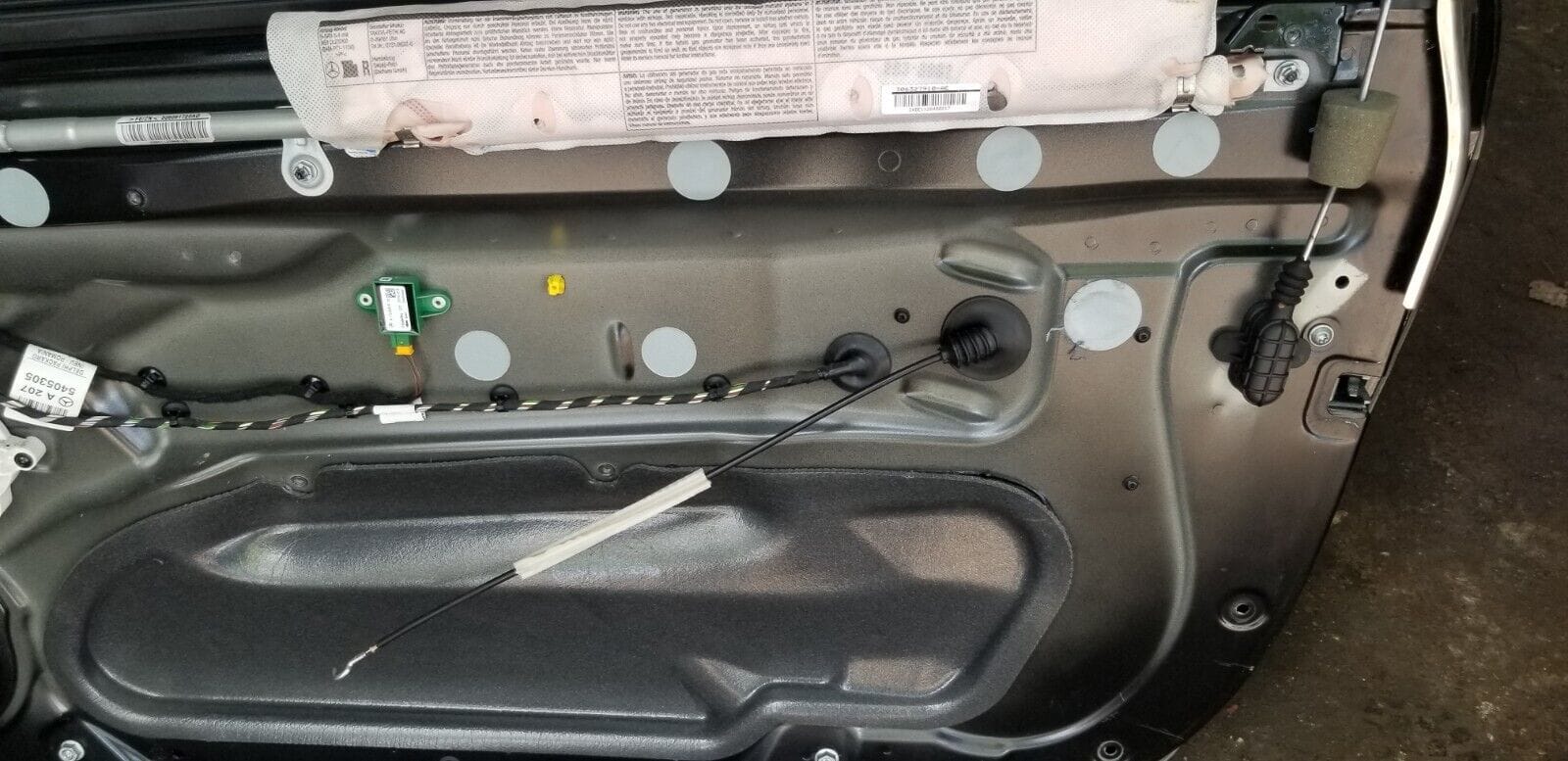 MERCEDES E CLASS C207 W207 2012 COUPE DOOR FRONT RIGHT DRIVER SIDE IN BLACK - Image 5