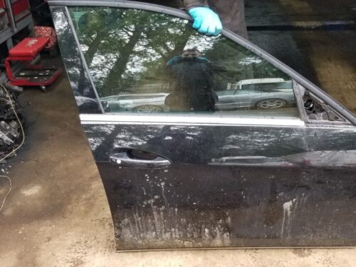 MERCEDES E CLASS FRONT DOOR RIGHT DRIVERS SIDE IN BLACK SALOON W212 2015