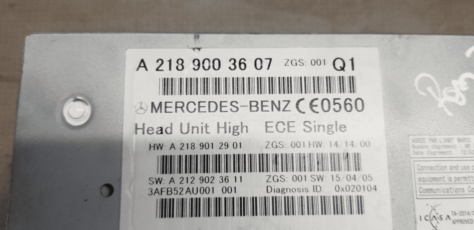 Mercedes Benz E-Class Radio Media Head Unit E220 BLUETEC SE A2189003607 09-16- No Code - Image 4