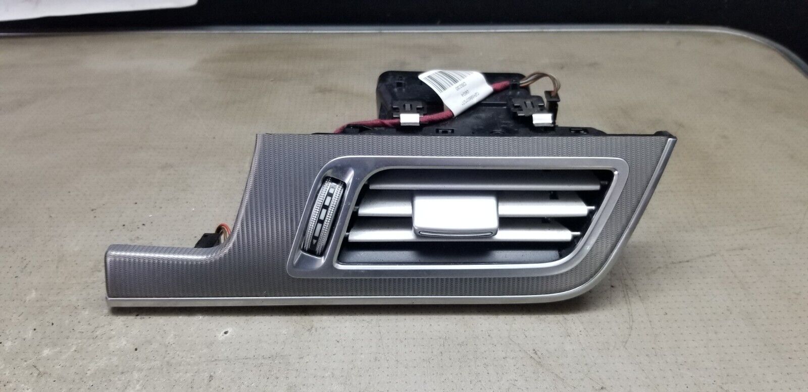 MERCEDES E CLASS W212 13-16 DRIVERS FRONT RIGHT DASHBOARD AIR VENT