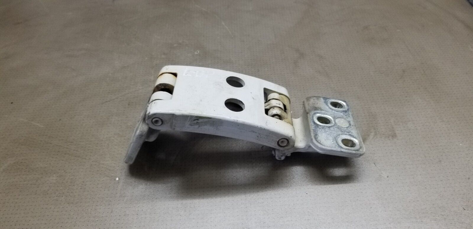 MERCEDES SPRINTER Door Hinge Passenger Rear Top 2014 Diesel A9067400037 - Image 4