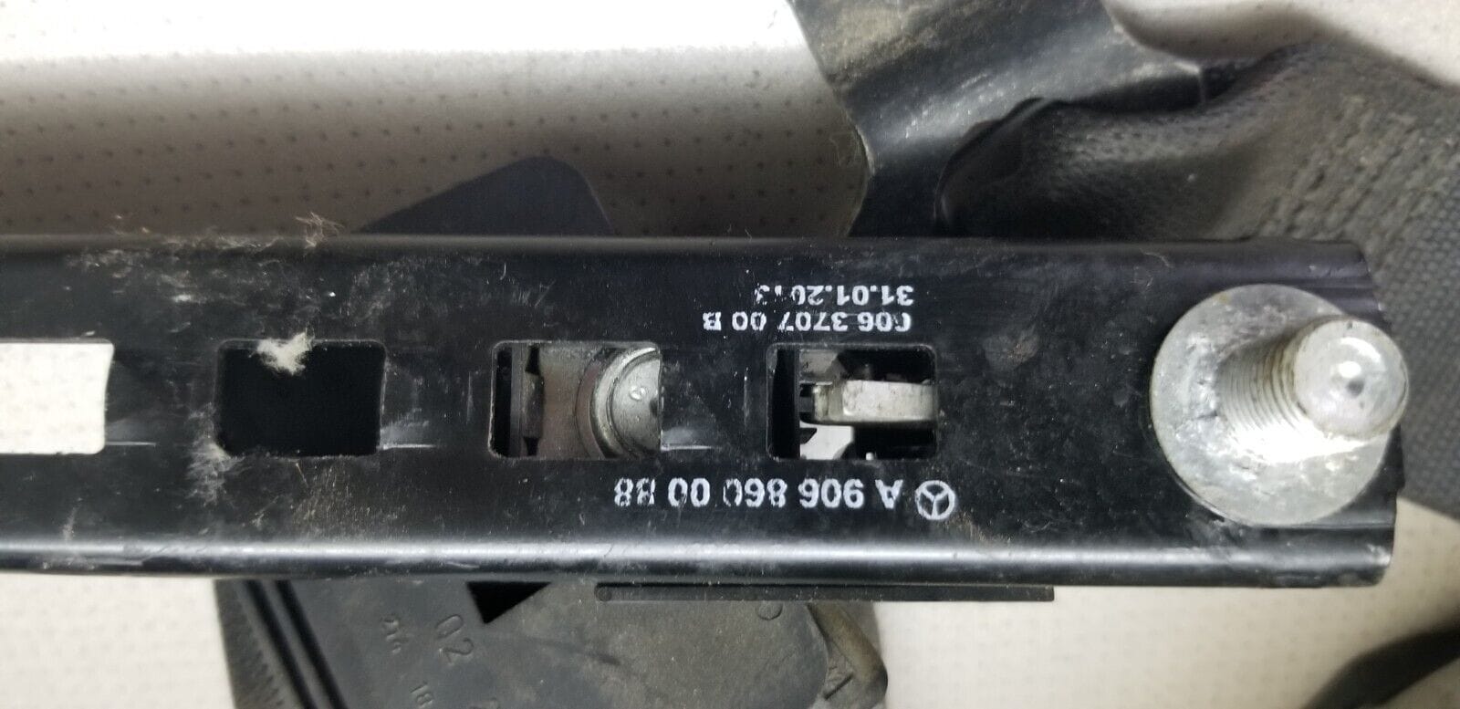 Mercedes Benz Sprinter W906 2012 Front Right O/S/F Seat Belt A9068600285 |O - Image 4