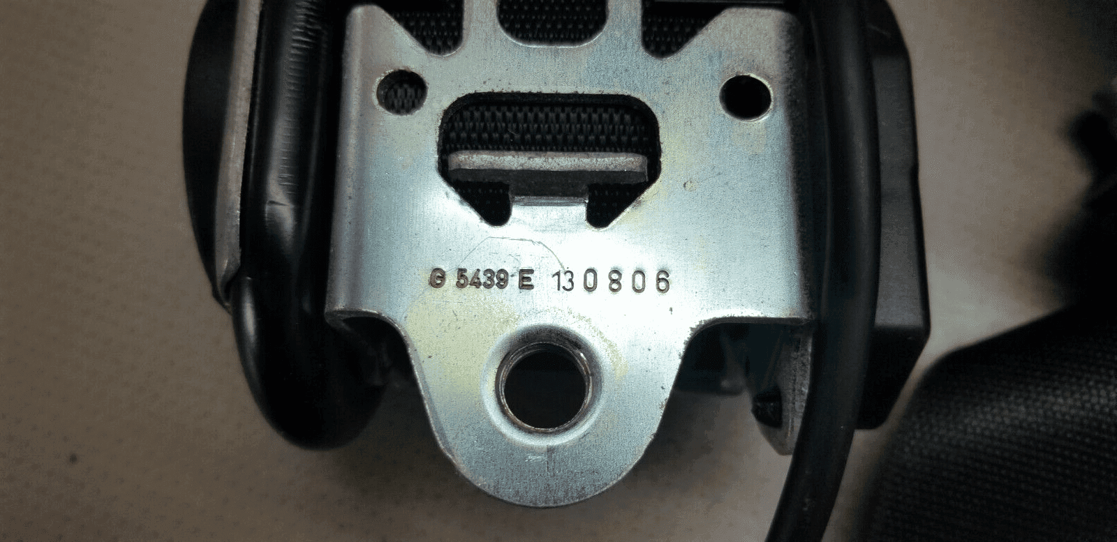 MERCEDES SPRINTER W906 FRONT RIGHT O/S/F SEAT BELT A9068600485 - Image 5